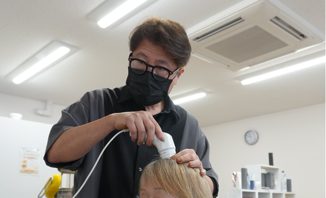 カウンセリングを行う施術者